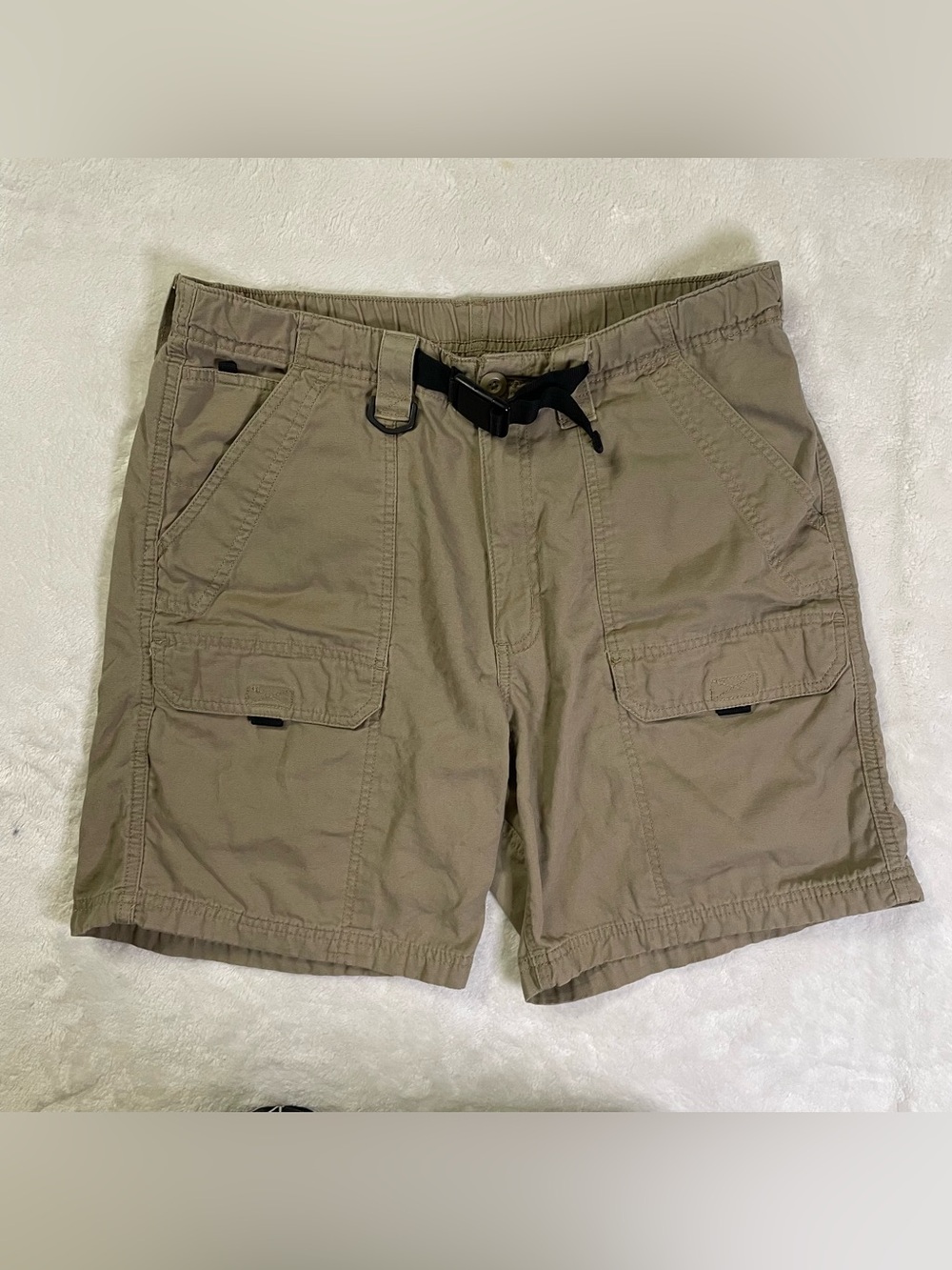 Wrangler 100% Cotton Tan Cargo Shorts with Belt size 34 waist